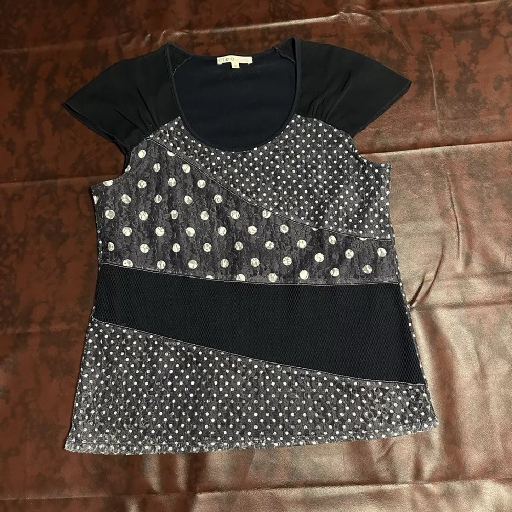 Cleo Women's Dotted Short-Sleeve Causal Top Large